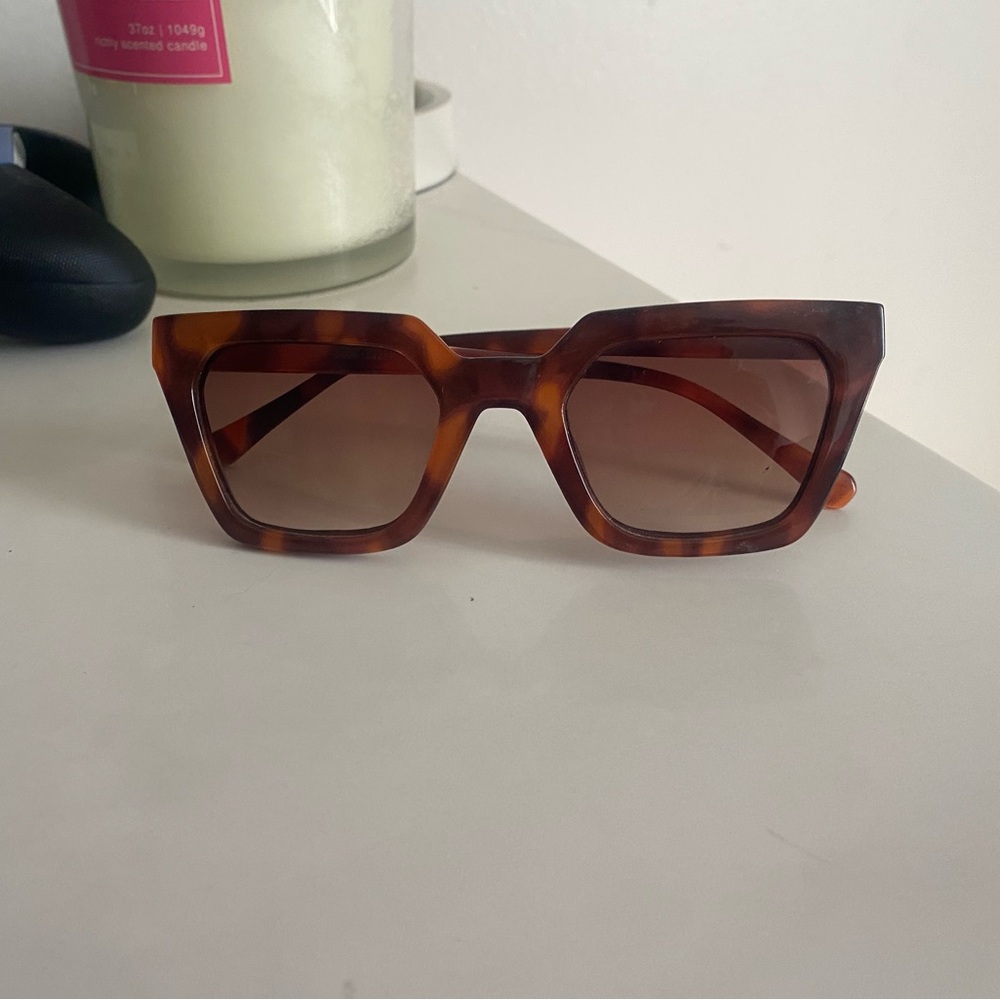 Tortoise Shell Square Sunglasses
